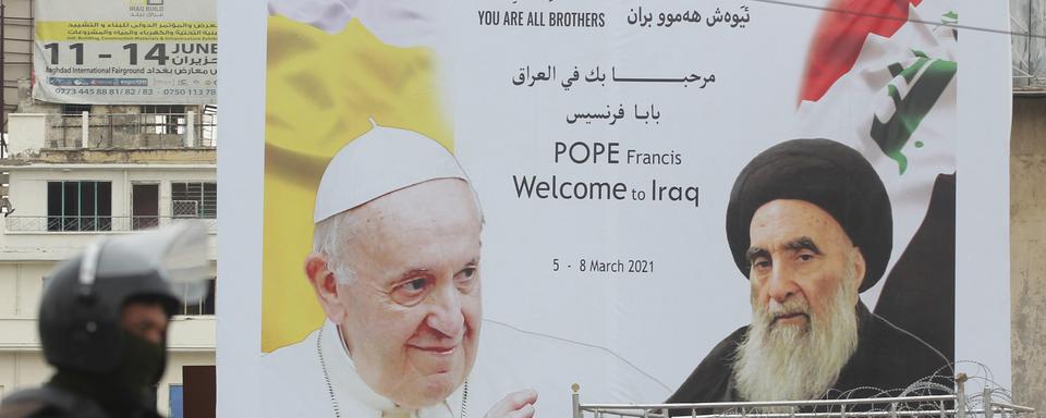 L'une des rencontres religieuses les plus importantes de l'histoire a débuté samedi matin en Irak: le pape François a été reçu par le grand ayatollah Ali Sistani, plus haute autorité religieuse de nombreux musulmans chiites. [AFP - AHMAD AL-RUBAYE]