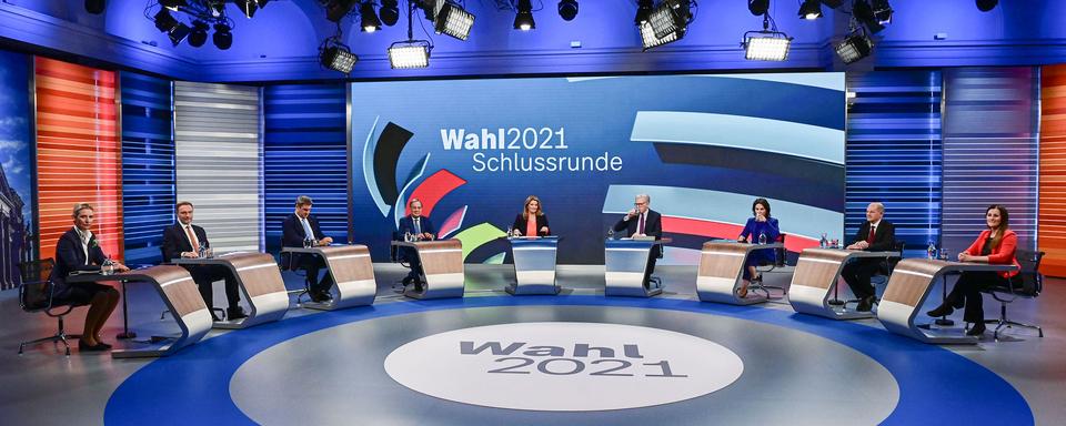 Un dernier débat télévisé entre les représentants des partis présents au Bundestag a eu lieu jeudi soir. [afp - Tobias Schwarz]