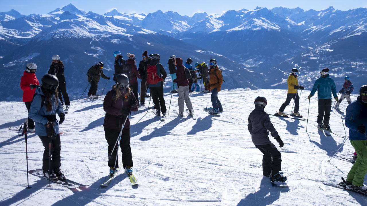 Sur les pistes de ski d'Anzère, 24 janvier 2021. [Keystone - Laurent Gilliéron]