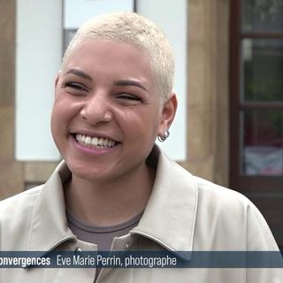 Eve Marie Perrin, photographe qui lutte contre le racisme et l’homophobie. [RTS]