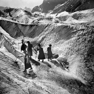 Ascension du Mont-Blanc en 1919. [AFP - © Roger-Viollet]