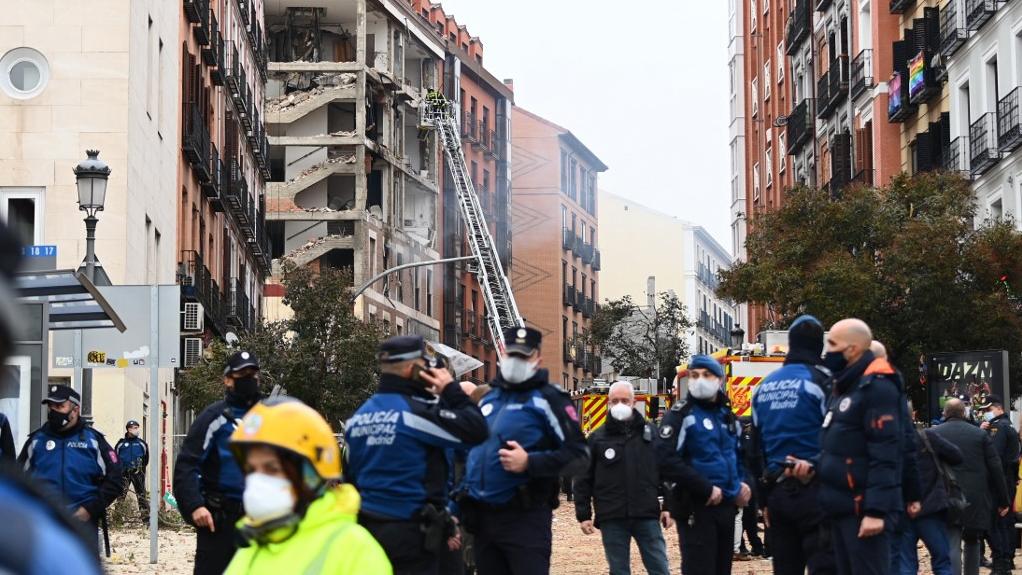 Une explosion certainement due au gaz a fait au moins trois morts et un nombre indéterminé de blessés au centre de Madrid. [AFP - Gabriel Bouys]