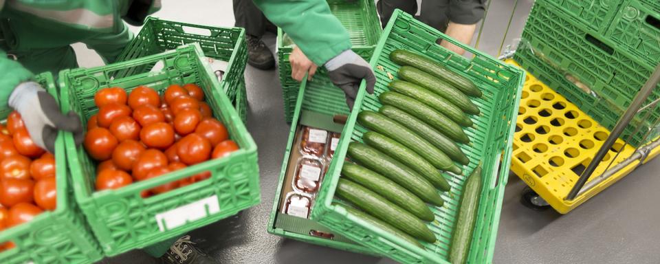 Des aides alimentaires ont notamment été distribuées via la Chaîne du Bonheur (image d'illustration). [Keystone - Gaetan Bally]