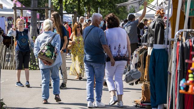 La population suisse a légèrement augmenté en 2020. [Keystone - Martial Trezzini]