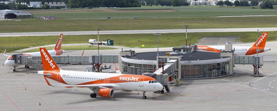 Le trafic aérien reprend du poil de la bête en ce mois de juin à l'aéroport de Genève. [Keystone - Salvatore Di Nolfi]