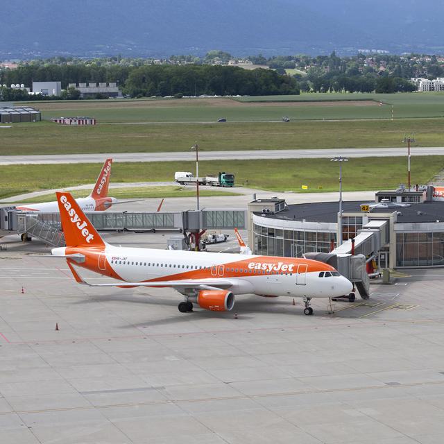 Le trafic aérien reprend du poil de la bête en ce mois de juin à l'aéroport de Genève. [Keystone - Salvatore Di Nolfi]