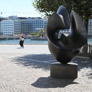 Le musicien POL s'est inspiré de la sculpture "La flamboyante" de Antoine Poncet, sise à la Place des Bergues à Genève, dans le cadre du Belvédère Sonore. [DR - Collection FMAC]