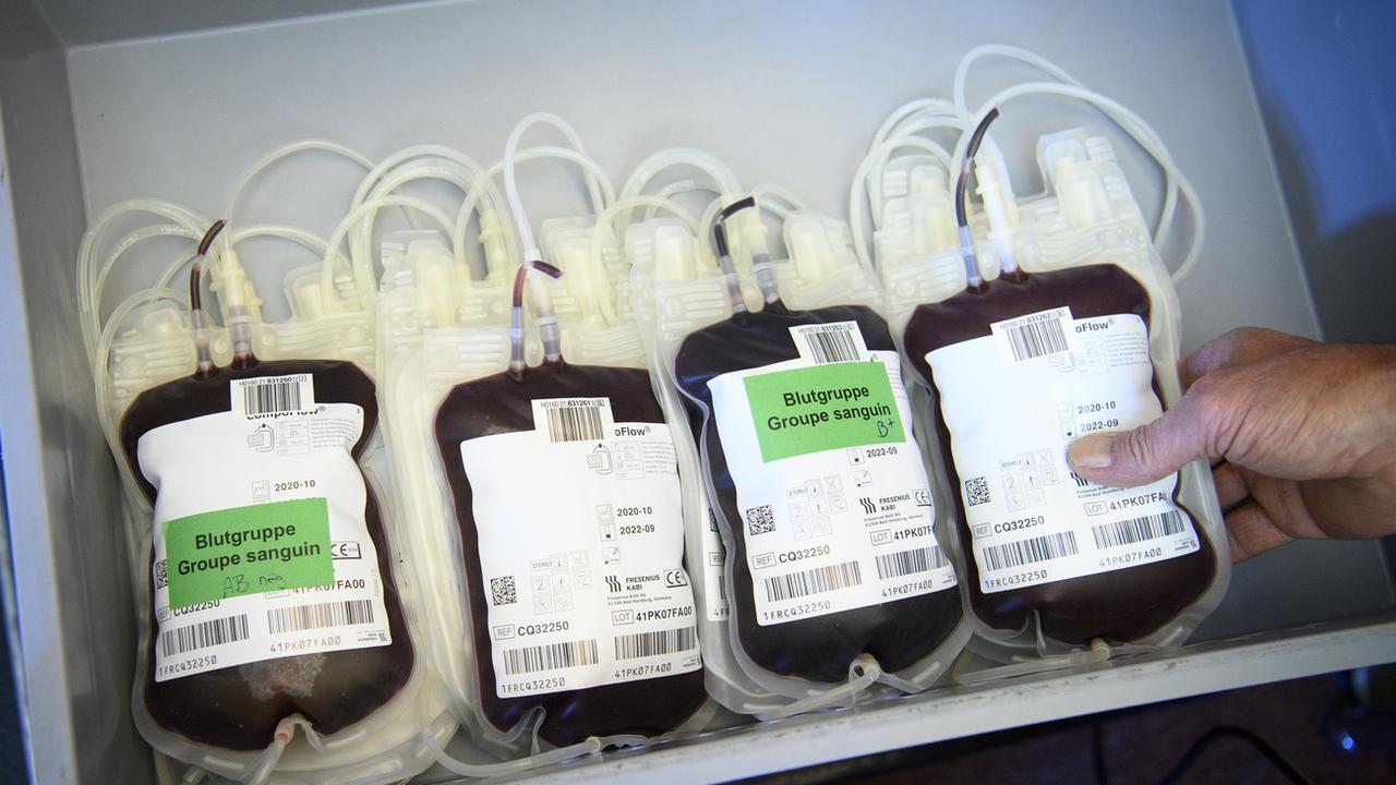 Londres abandonne une question discriminatoire concernant le don du sang. [Laurent Gillieron]