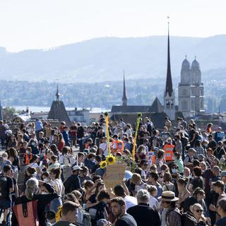 La foule des manifestants de la Grève du climat à Zurich. [Keystone - Ennio Leanza]