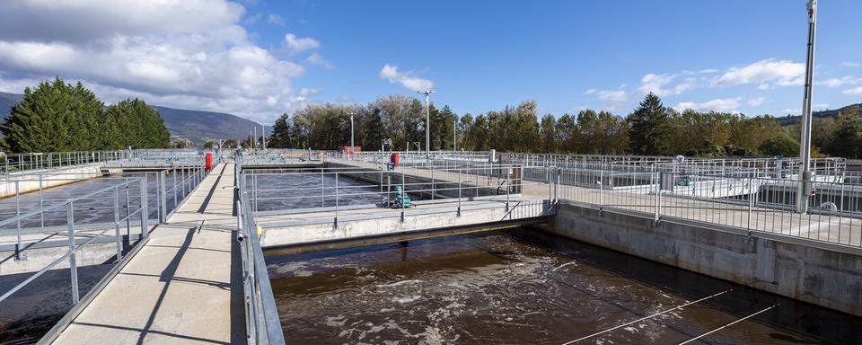 La station de traitement des eaux d'Yverdon. [Keystone - Jean-Christophe Bott]