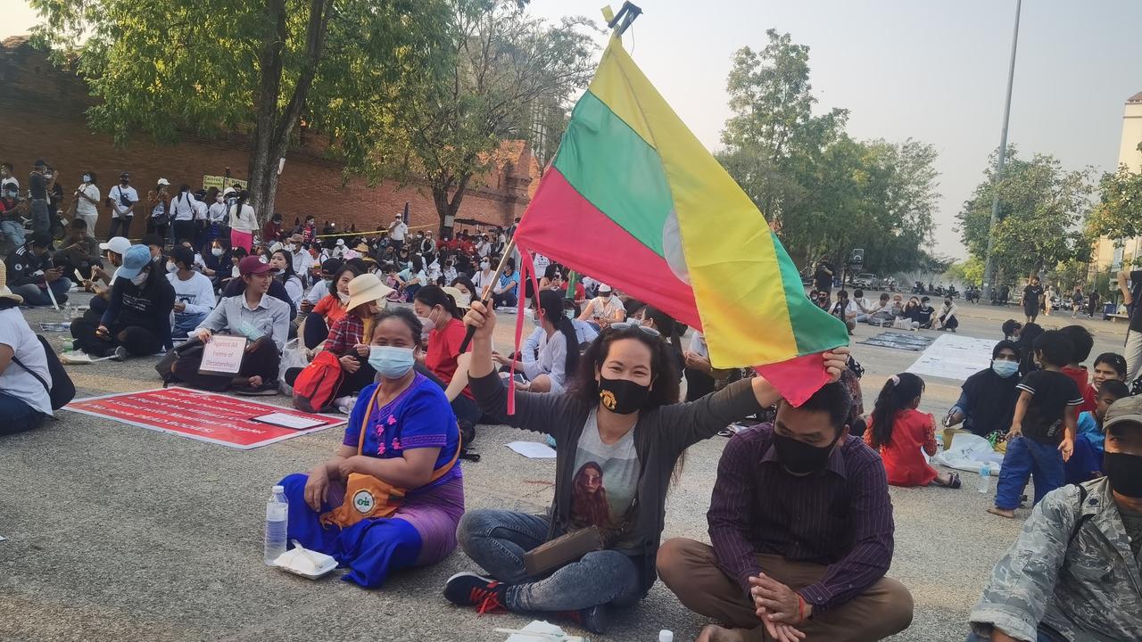 Manifestation à la frontière en Thaïlande et Birmanie, en avril 2021. [RTS - Carol Isoux]