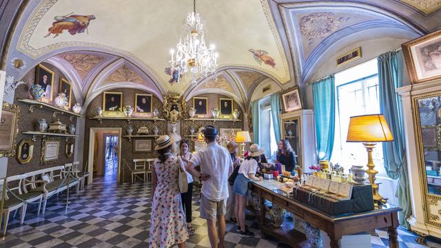 L'Officina Profumo Farmaceutica di Santa Maria Novella, à Florence, attire les touristes. [AFP - Jacques Pierre]