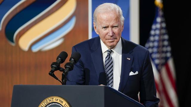 Joe Biden devant la presse à la Maison Blanche, vendredi 10.12.2021. [Keystone - Evan Vucci]