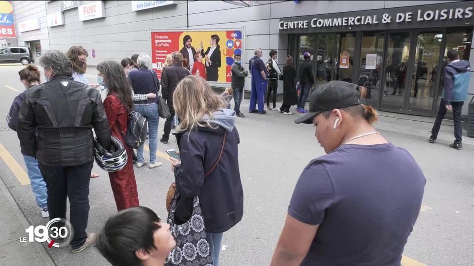 À La Praille, dans le canton de Genève, le nouveau lieu de vaccination sans rendez-vous a été pris d'assaut