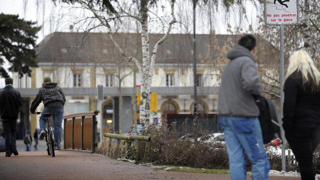 La vidéosurveillance à la place de la Gare d'Yverdon avait été acceptée en votation en 2009. [Keystone - Laurent Gilliéron]