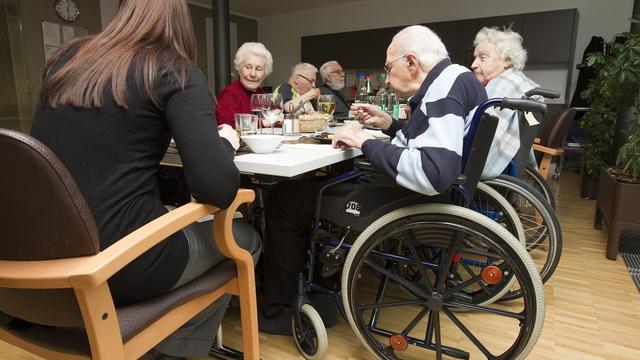 Les besoins nutritionnels changent avec l'âge. [KEYSTONE - Salvatore Di Nolfi]