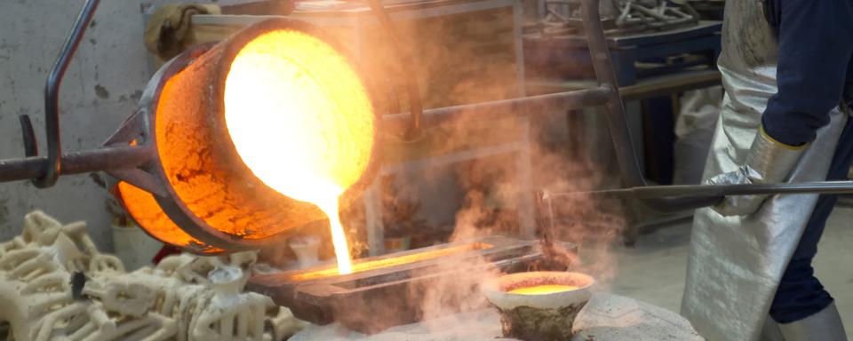 Processus de fabrication du verre. [depositphotos - Fotografiche]