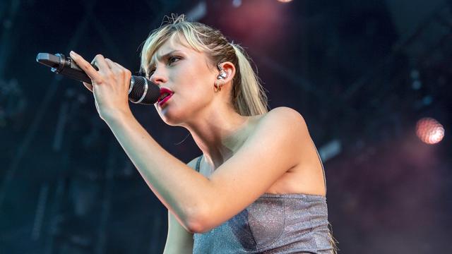 La chanteuse belge Angèle, ici au Paléo Festival le 26 juillet 2019. [Keystone - Martial Trezzini]