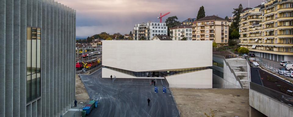 Jeudi 4 novembre: le nouveau bâtiment du Musée de l'Elysée et du mudac à Lausanne, sur le site de Plateforme 10. [Keystone - Jean-Christophe Bott]