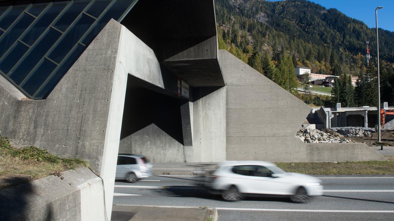 Le portail sud du tunnel routier du Gothard, à Airolo (TI). [Ti-Press/Keystone - Alessandro Crinari]