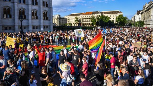 Plus de 5000 Hongrois ont manifesté lundi à Budapest. [AFP - Gergely Besenyei]