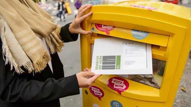 Un bulletin de vote suisse. [Keystone - Jean-Christophe Bott]