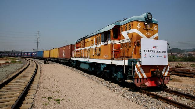 Le premier train de marchandises reliant la Chine à Londres en avril 2017. [Reuters - Thomas Peter]