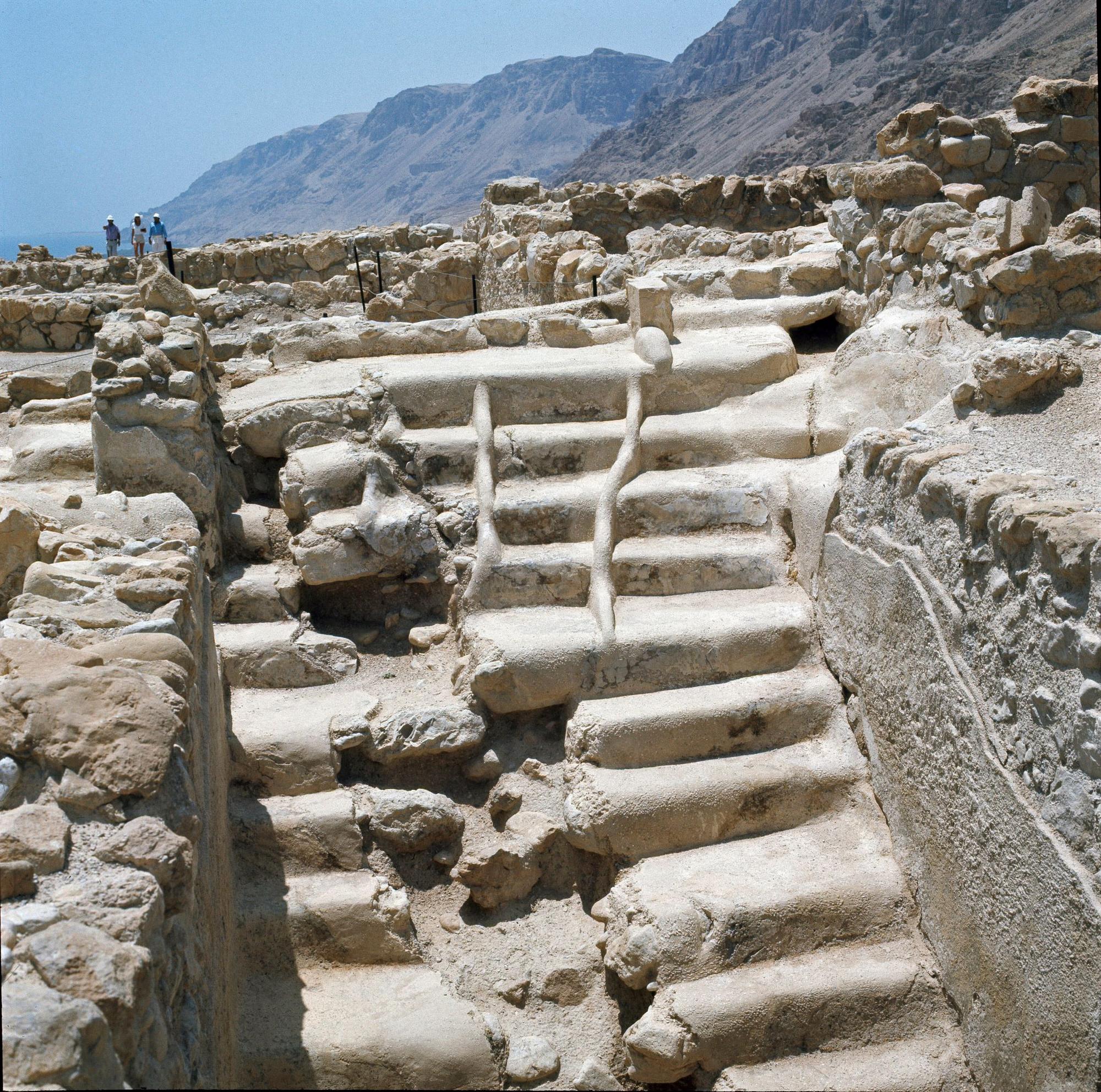 Les grottes de Qumran où ont été découverts les manuscrits de la mer Morte. [Leemage via AFP - Luisa Ricciarini]