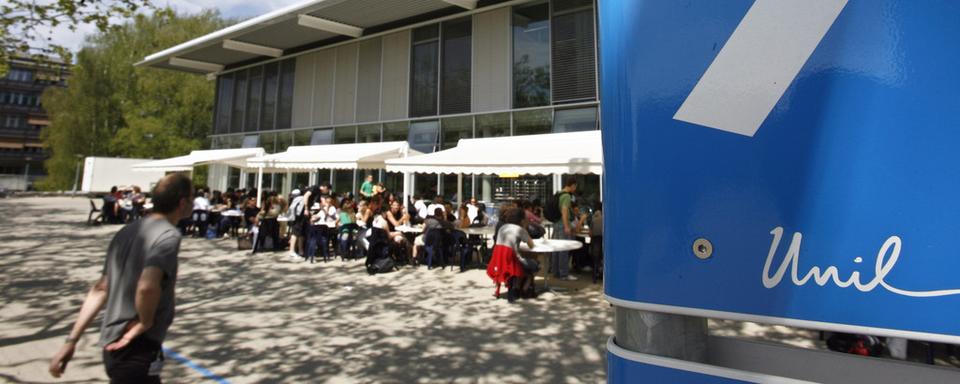 Le batiment Amphimax du campus de l'Universite de Lausanne. [Keystone - Laurent Gilliéron]