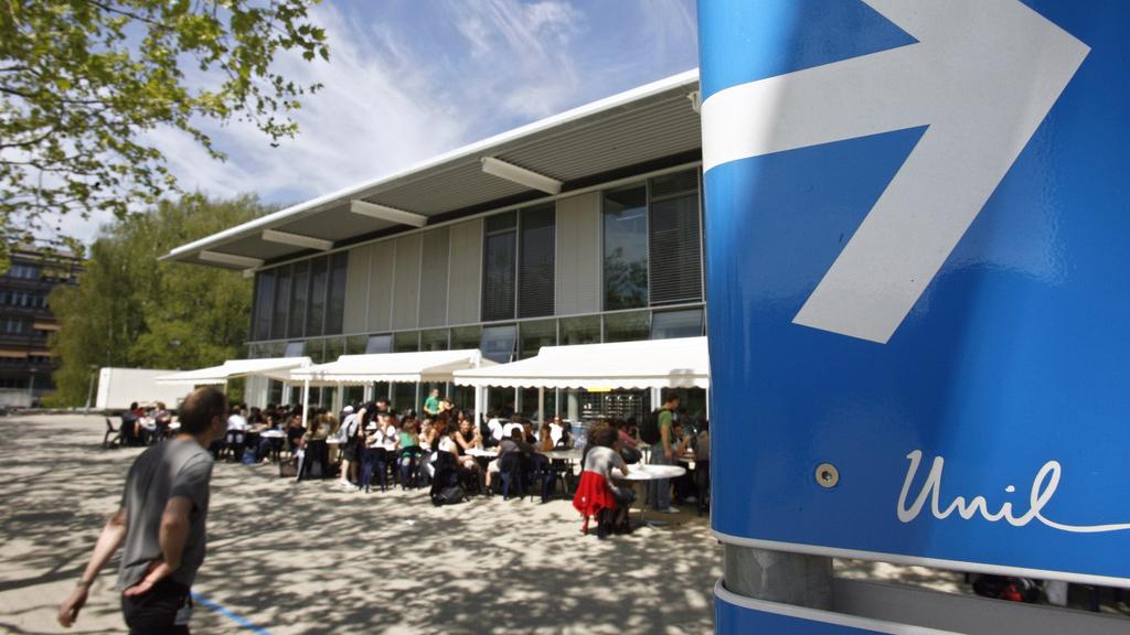 Le batiment Amphimax du campus de l'Universite de Lausanne. [Keystone - Laurent Gilliéron]