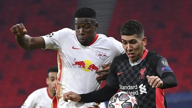 Le joueur de Liverpool Firmino (en noir) et Mukiele se retrouvent mercredi sur le terrain. [Tibor Illyes]