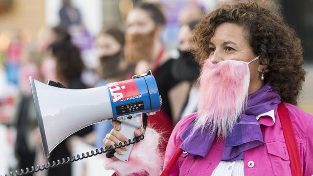 L'initiative du syndicat Unia Transjurane "Egalité salariale? Concrétisons!"prône une égalité salariale homme-femme effective. Image prise à Berne le 11 septembre 2018. [Keystone - Alessandro della Valle]