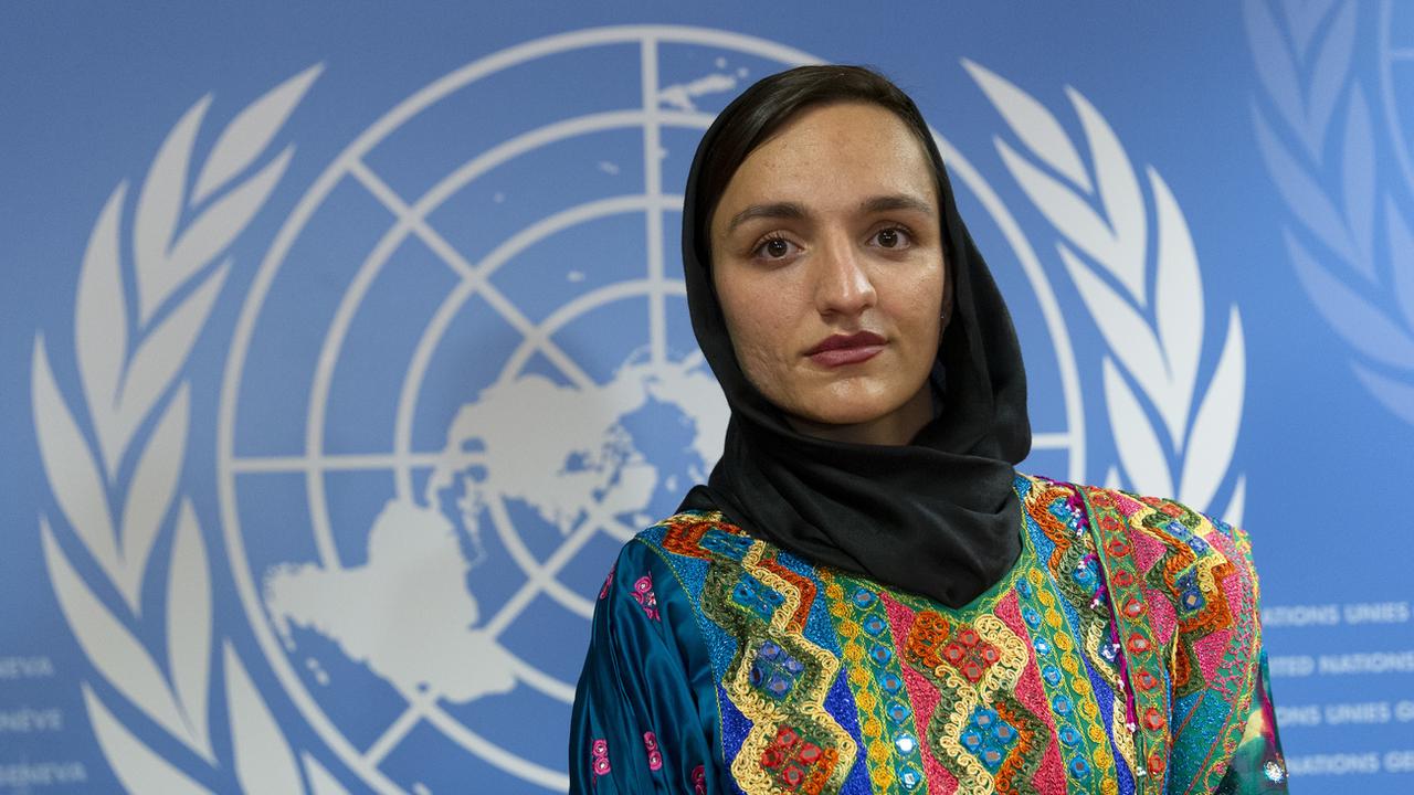 L'ex-maire Zarifa Ghafari témoigne de la situation humanitaire catastrophique en Afghanistan. [Keystone - Salvatore Di Nolfi]