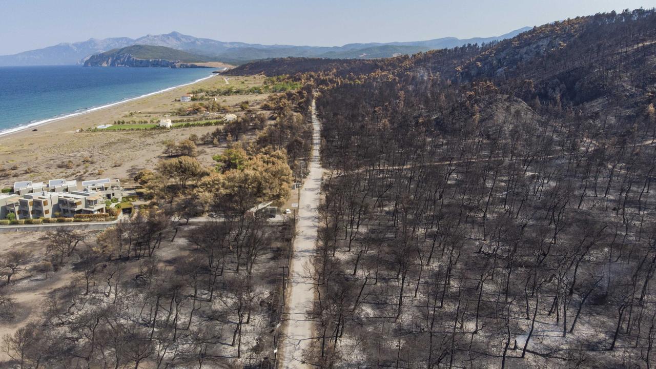 Image du ravage au nord de l'île grecque d'Eubée prise par un drone le 13 août 2021. [Keystone - Nicolas Economou]