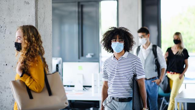 Les jeunes qui arrivent sur le marché du travail vivent une situation particulière avec le Covid-19.
halfpoint
Depositphotos [halfpoint]