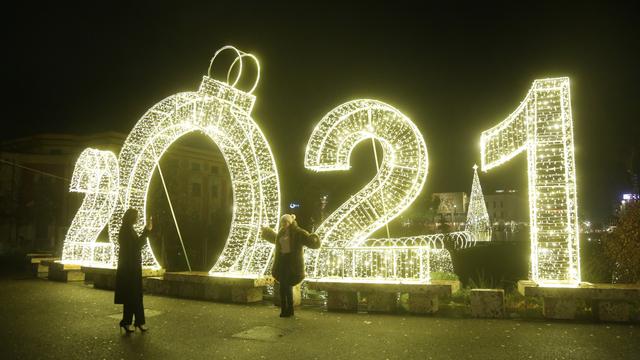 Des décorations de Nouvel An à Tirana en Albanie. [EPA/Keystone - Malton Dibra]