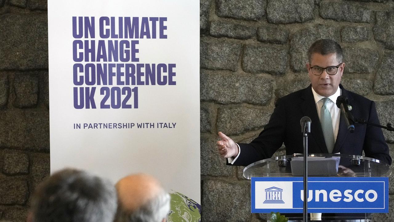 Le président de la COP26, Alok Sharma lors de la conférence de presse le 12 octobre 2021 à Paris. [Keystone - Christophe Ena]