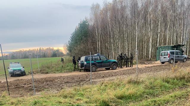 Des soldats polonais déployés à la frontière avec la Biélorussie pour repousser les migrants.