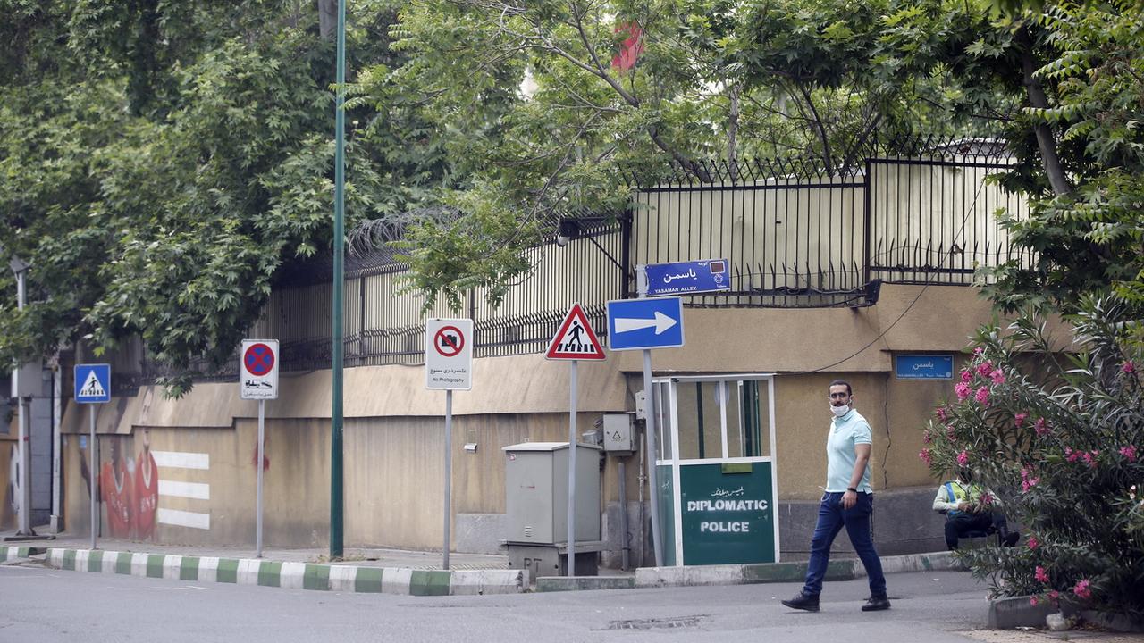 L'entrée de l'ambassade de Suisse à Téhéran, 04.05.2021. [EPA/Keystone - Abedin Taherkenareh]