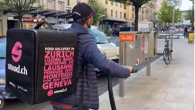 Protestation chez les livreurs de Smood à Yverdon-les-Bains et Neuchâtel pour de meilleures conditions de travail. [RTS - Protestation chez les livreurs de Smood à Yverdon-les-Bains et Neuchâtel pour de meilleures conditions de travail.]