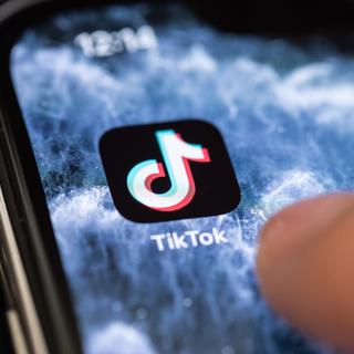 TikTok devient l'application la plus téléchargée au monde. [Keystone/EPA - Hayoung Jeon]