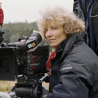 La réalisatrice française Coline Serreau en plein tournage du film "Saint Jacques... La Mecque" en 2005. [TELEMA / FRANCE 2 CINEMA / COLLECTION CHRISTOPHEL VIA AFP]
