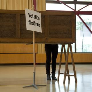 La participation est restée faible lors de certaines élections cantonales. [Keystone - Dominic Favre]