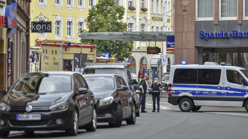 La police a interpellé un homme qui a attaqué plusieurs personnes à Wurtzbourg, en Allemagne. [AFP - Bauernfeind / News5]