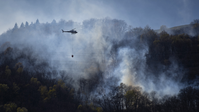 Un premier incendie s'était déclaré mardi près de Monte Ferraro dans le Malcantone. [Ti-Press/Keystone - Pablo Gianinazzi]