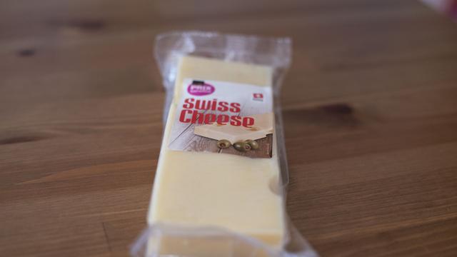 Un Switzerland Swiss vendu en Suisse ici sous la dénomination "Swiss Cheese". [RTS - Andréanne Quartier-la-Tente]