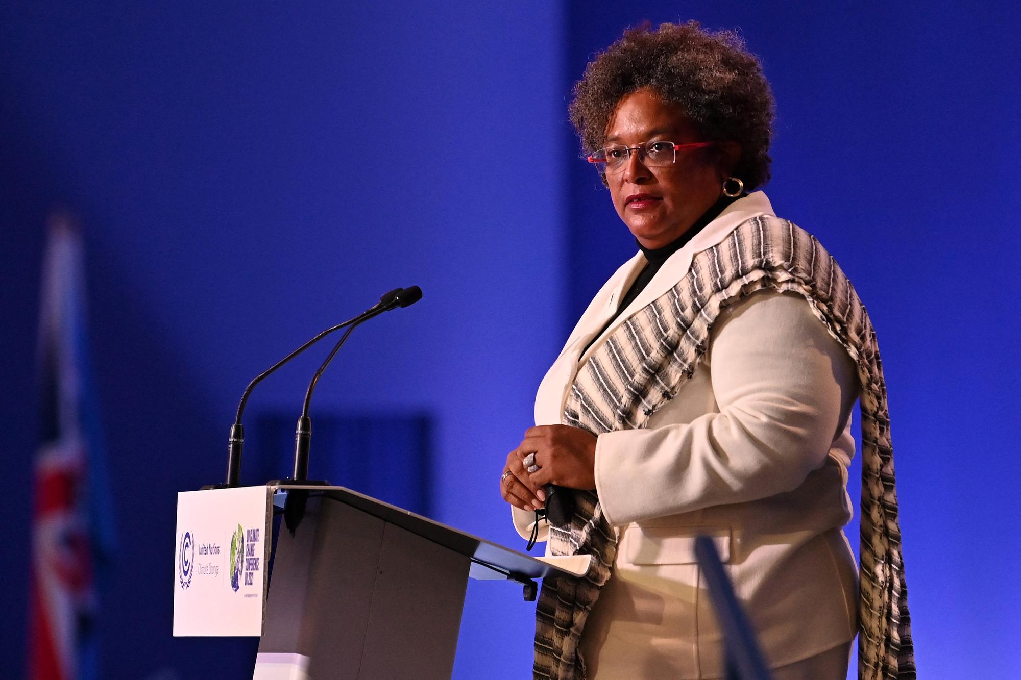 La Première ministre de la Barbade, Mia Amor Mottley, prend la parole lors de la cérémonie d'ouverture de la COP26 à Glasgow, en Écosse, le 1er novembre 2021. [AFP - Paul Ellis]