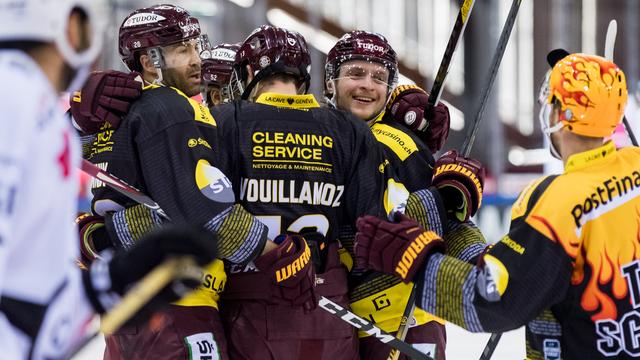 Genève-Servette a évolué lundi avec un maillot spécial intégrant le nom de ses abonnés [Bastien Gallay]