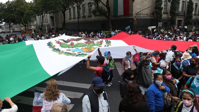 Une manifestation contre l'avortement devant la Cour suprême du Mexique le 23 septembre 2021. [EPA/Keystone - Sà¡shenka Gutiérrez]