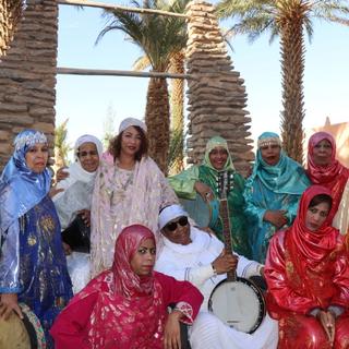 L'ensemble de musiciennes LEMMA et la chanteuse Souad Asla. [tournsol.net - Maya Ben]